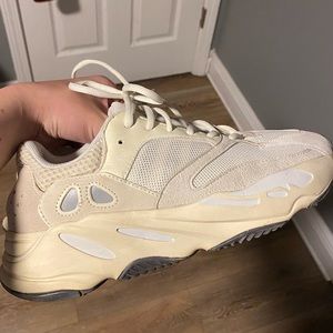 Yeezy 700 analog used (no box)